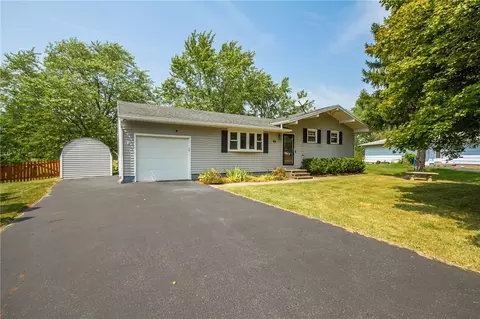 73 Campus Dr, Rochester, NY 14623