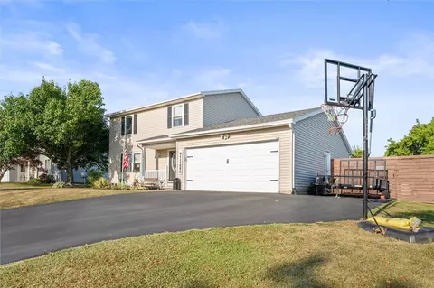 42 Fraser Dr, Parma, NY 14468