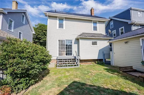 Exterior - 81 Peart Ave, Irondequoit, NY 14622 photo 6 of 7