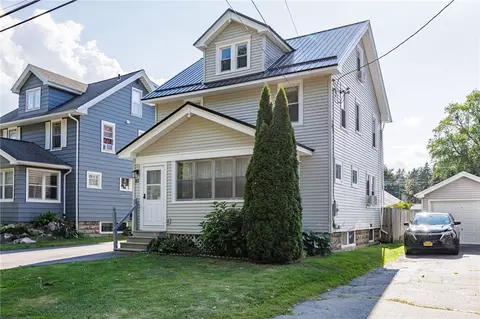 Exterior - 81 Peart Ave, Irondequoit, NY 14622 photo 4 of 7