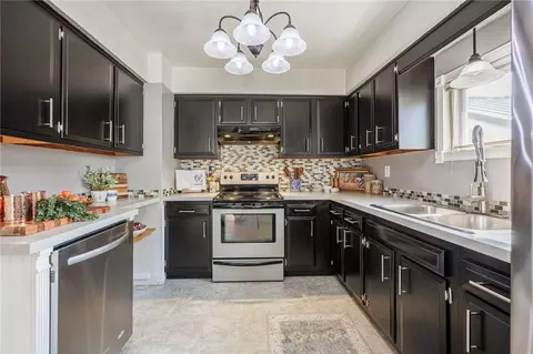 Kitchen - 81 Peart Ave, Irondequoit, NY 14622 photo 2 of 3