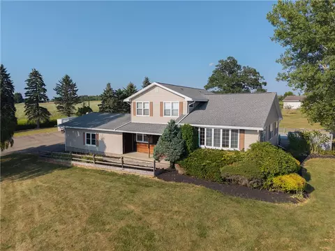 8330 Logan Rd, Sparta, NY 14437