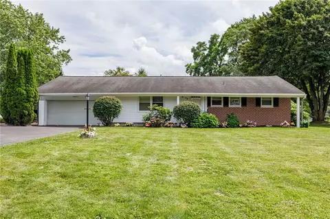 59 Longsworth Dr, Rochester, NY 14625