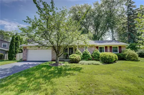 34 Harper Dr, Pittsford, NY 14534