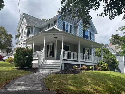 26 Pleasant St, Clifton Springs, NY 14432