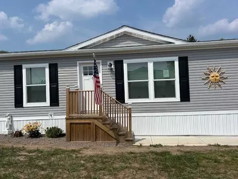 2 Penview Dr, Panorama, NY 14625