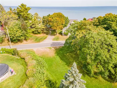 397 Rock Beach Rd, Irondequoit, NY 14617