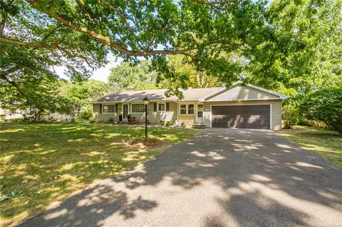 836 Embury Rd, Penfield, NY 14526