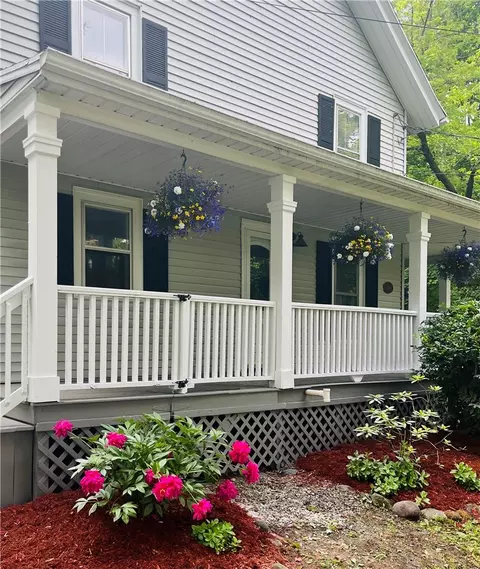 215 Mendon Rd, Pittsford, NY 14534