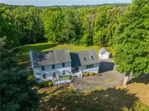 2980 Pigeon Hill Rd, Walworth, NY 14568