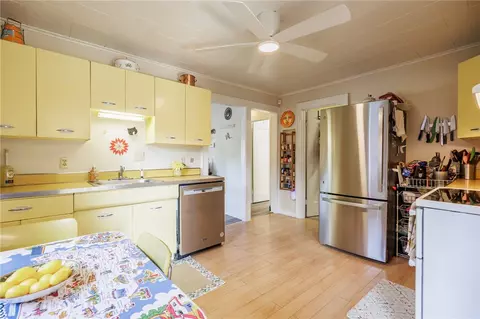 Kitchen - 180 Mallard Dr, Irondequoit, NY 14622 photo 3 of 4