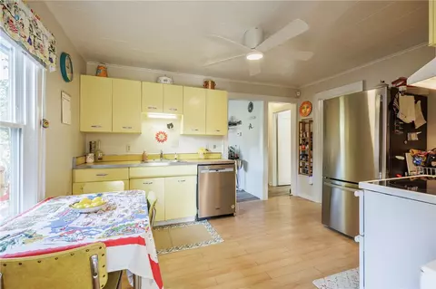 Kitchen - 180 Mallard Dr, Irondequoit, NY 14622 photo 2 of 4