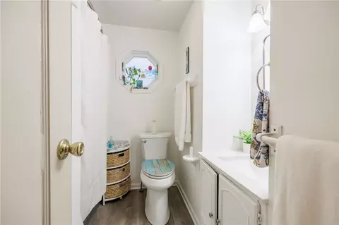 Bath - 180 Mallard Dr, Irondequoit, NY 14622 photo 1 of 1