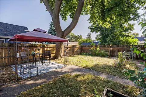 Exterior - 180 Mallard Dr, Irondequoit, NY 14622 photo 7 of 8