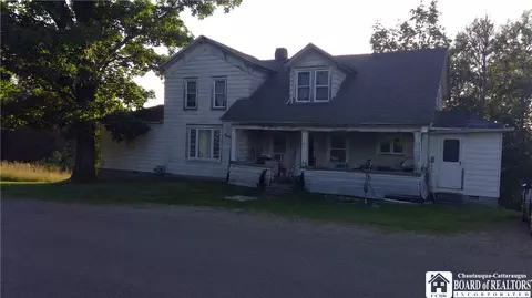 455 Creek Rd, Busti, NY 14701