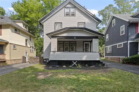 90 Pershing Dr, Rochester, NY 14609