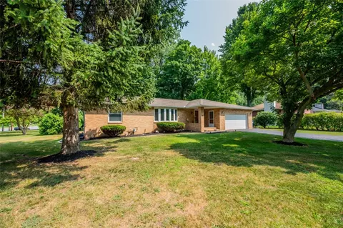 410 Thomar Dr, Webster, NY 14580