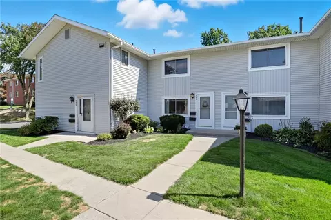 580 Eastbrooke Ln, Rochester, NY 14618