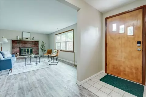 Entry Way - 41 Ridge Castle Dr, Irondequoit, NY 14622 photo 2 of 2