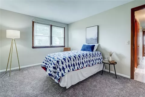 Bedroom - 41 Ridge Castle Dr, Irondequoit, NY 14622 photo 2 of 3