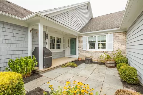 54 Stonington Dr, Pittsford, NY 14534
