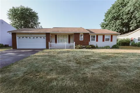 106 Stone Fence Rd, Greece, NY 14626