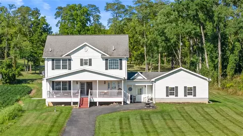 81 Old State Rd, Benton, NY 14527