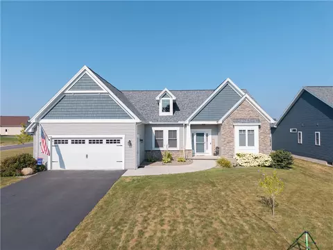 1479 Grand Mdws, Webster, NY 14580