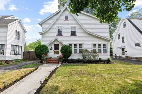 207 Brett Rd, Irondequoit, NY 14609