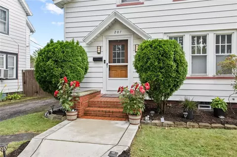 207 Brett Rd, Irondequoit, NY 14609 photo 4