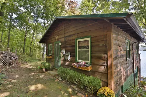 Exterior - 6125 Beechtree Dr, South Bristol, NY 14512 photo 8 of 10