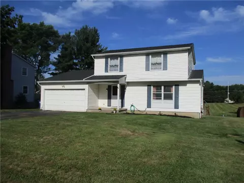 145 Beacon Hills Dr S, Penfield, NY 14526