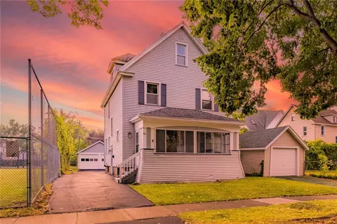 53 Holmes St, Rochester, NY 14613