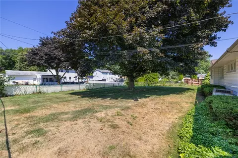 43 Moroa Dr, Irondequoit, NY 14622 photo 4