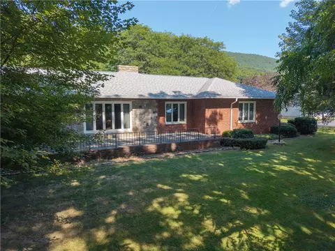 3 Wilmot St, North Dansville, NY 14437