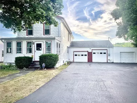 1034 Plain St, Arcadia, NY 14513