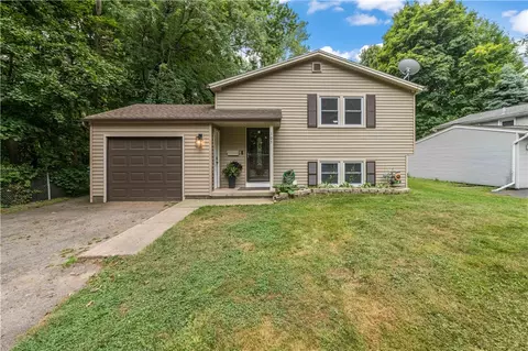105 Lanark Cres, Rochester, NY 14609