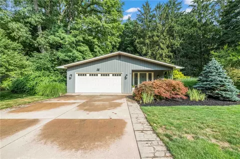 10 Thornwood Dr, Rochester, NY 14625