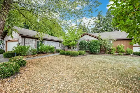 40 Tobey Brk, Pittsford, NY 14534