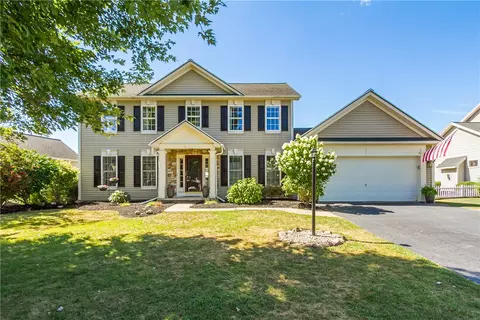 29 Ketchum St, Victor, NY 14564