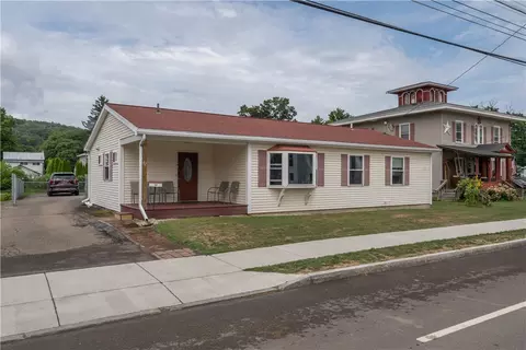 42 Greenwood St, Canisteo, NY 14823