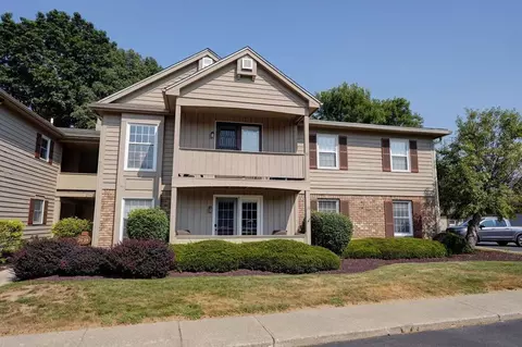 33 Wood Creek Dr, Pittsford, NY 14534