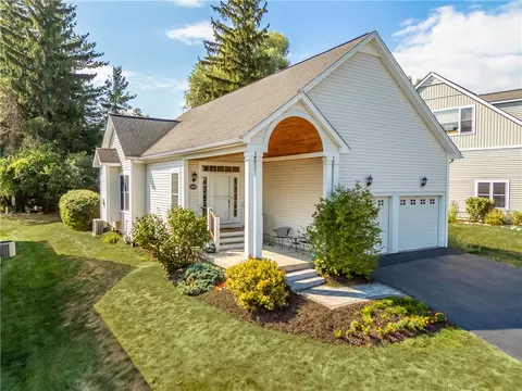 5546 Lakewood Trl, South Bristol, NY 14424
