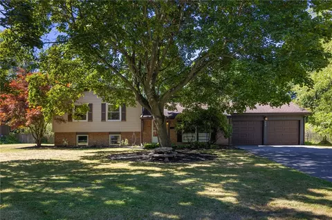 117 Heather Dr, Rochester, NY 14625