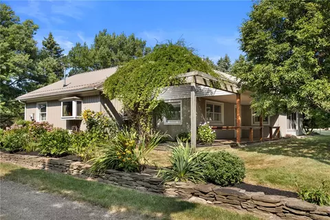 3892 County Road 18, Canandaigua, NY 14424