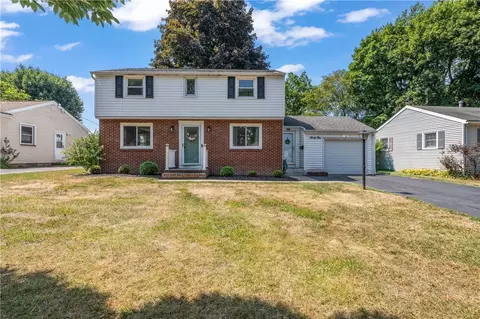 41 Durkar Ln, Greece, NY 14616