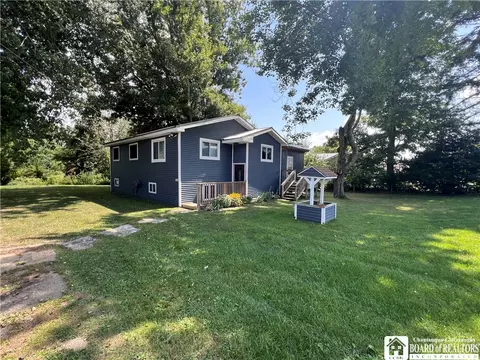 5608 Meadows Rd, Dewittville, NY 14728