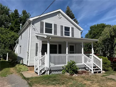 17 Caroline St, Albion, NY 14411