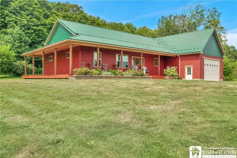 9717 Dye Rd, Villenova, NY 14062