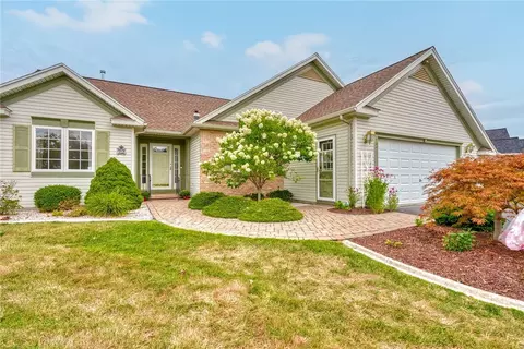 72 Sotheby Dr, Greece, NY 14626